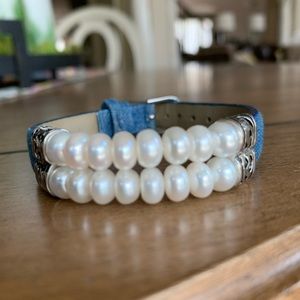 Freshwater pearl & silver bracelet.